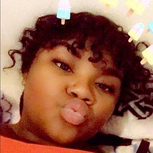 Meet your Posher, Itzel